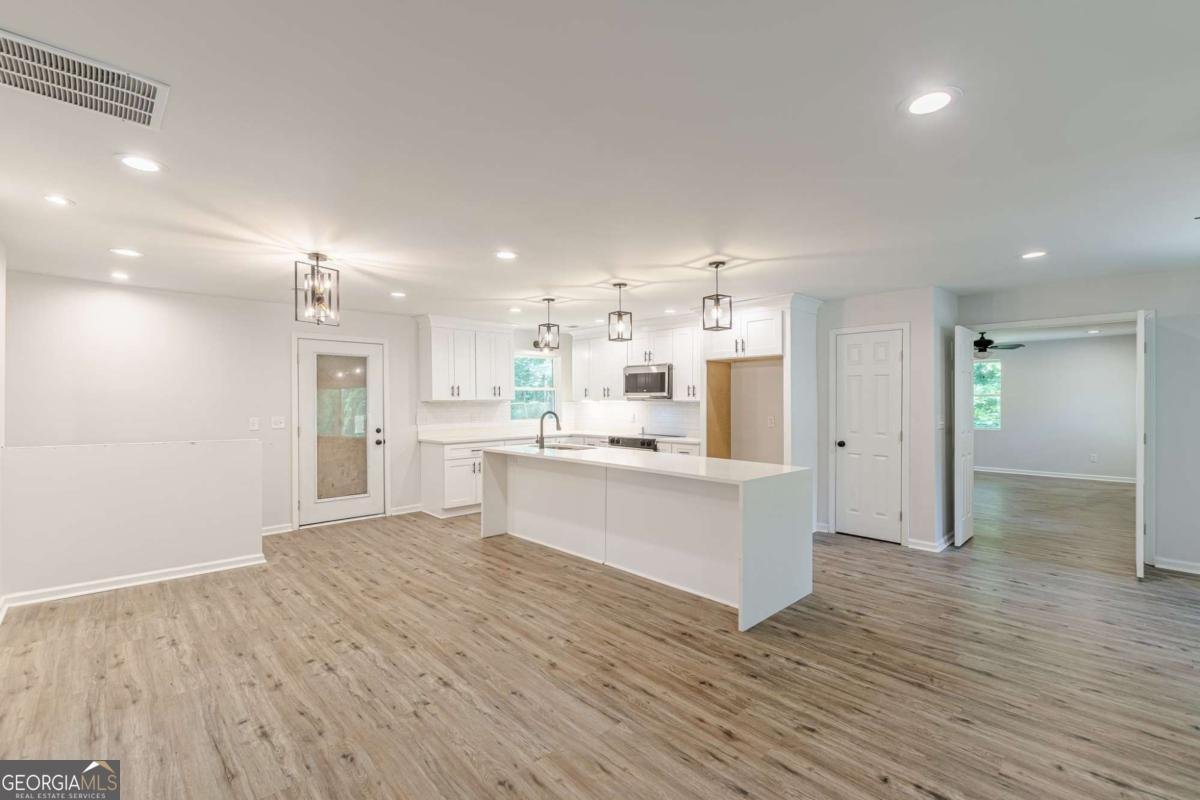 2806 Hedgewood Drive Atlanta - 2