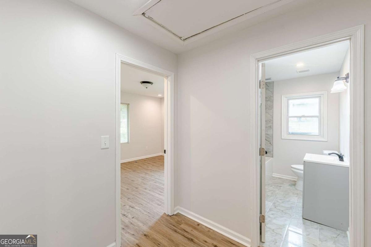 2806 Hedgewood Drive Atlanta - 25