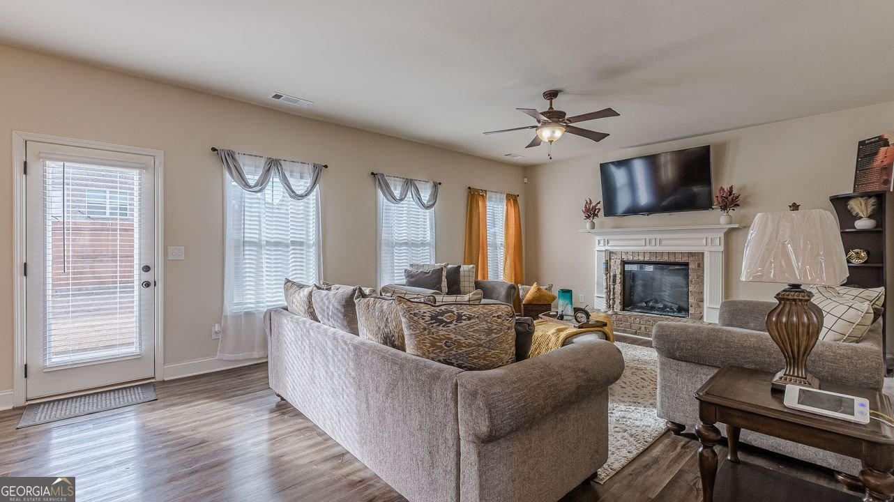 879 TRANQUIL Way Hampton - 11