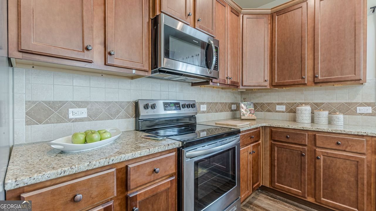 879 TRANQUIL Way Hampton - 23