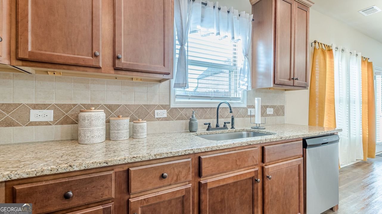 879 TRANQUIL Way Hampton - 24
