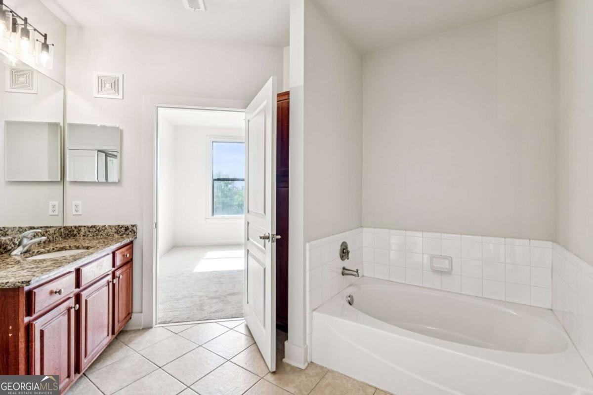 799 Hammond Drive Atlanta - 22