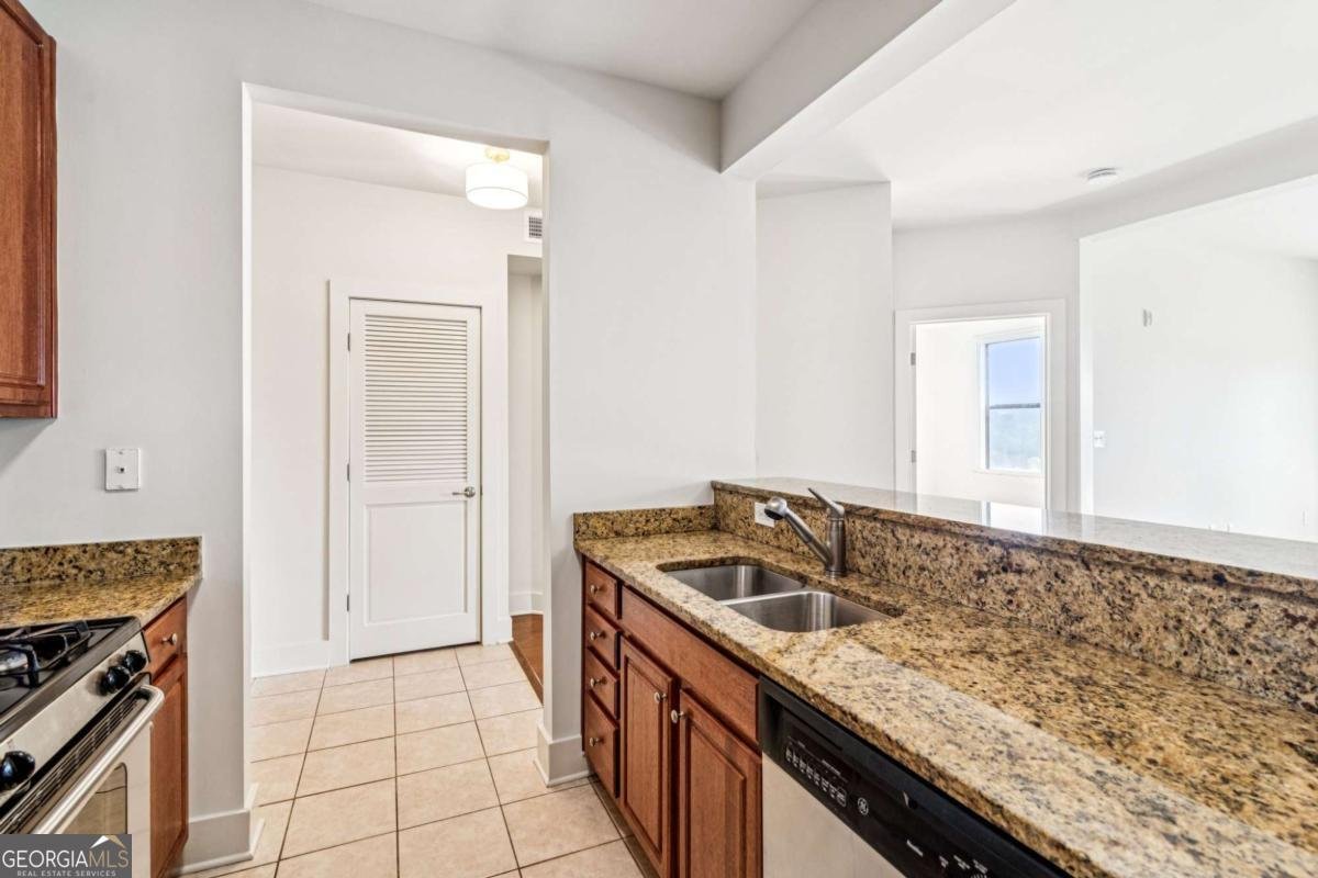799 Hammond Drive Atlanta - 9