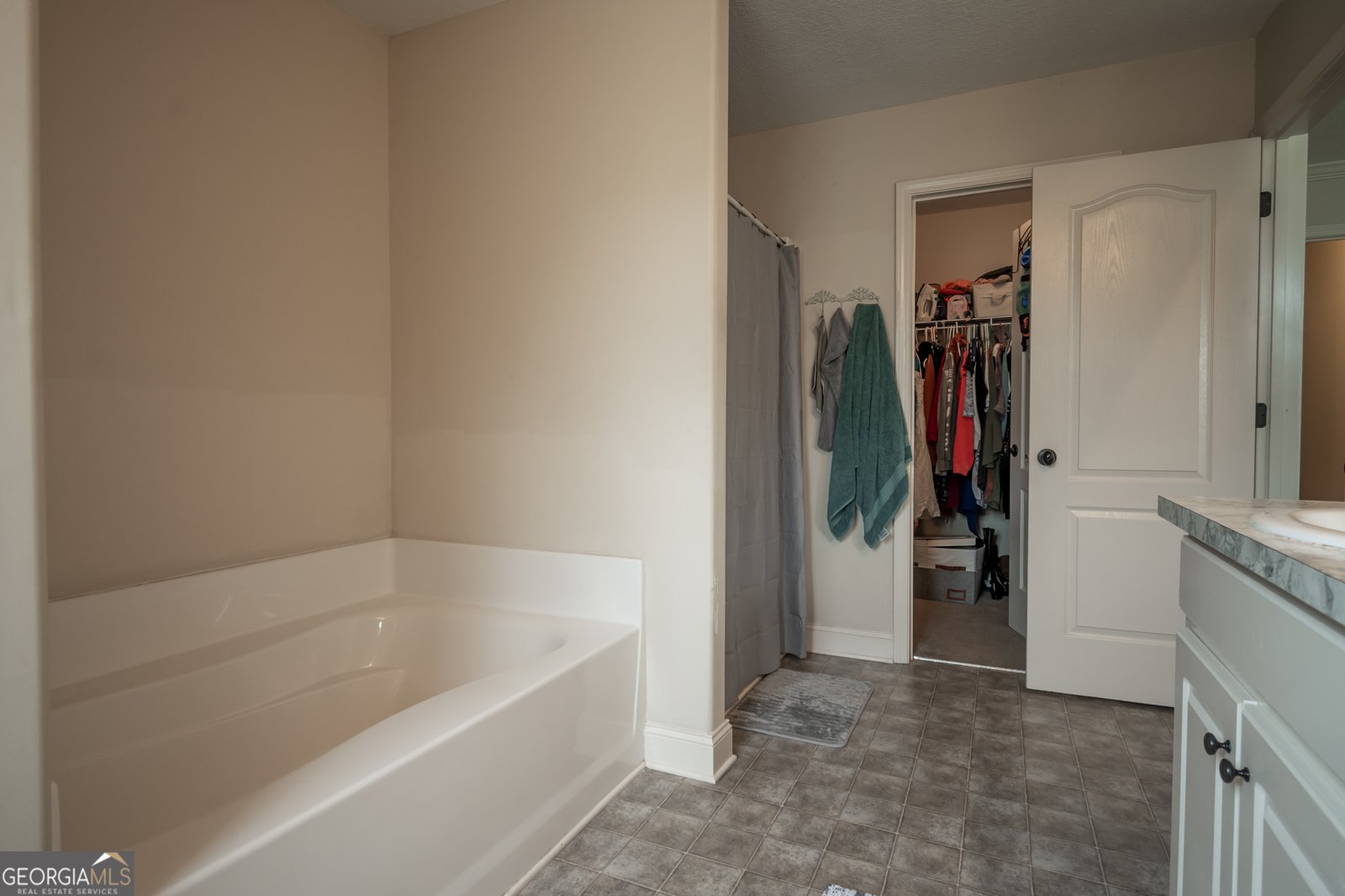 2728 Berkshire Drive Winder - 24