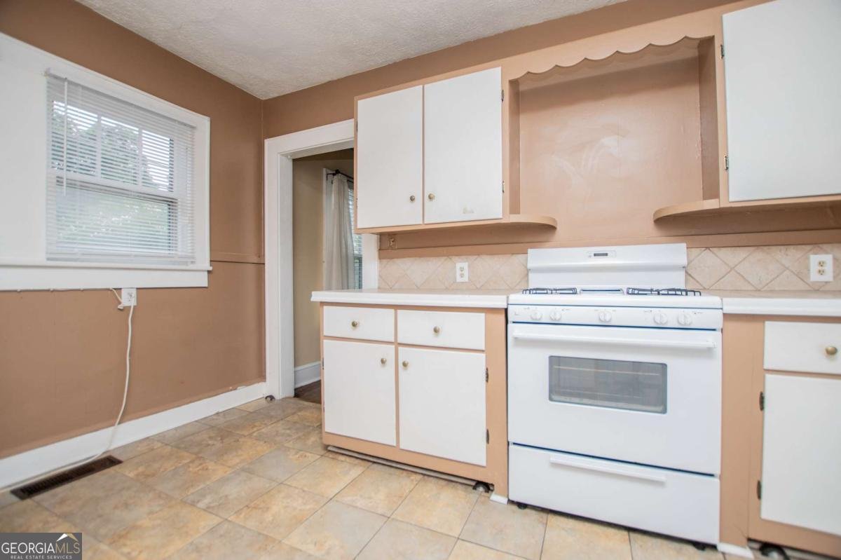 8573 Campbellton Street Douglasville - 22