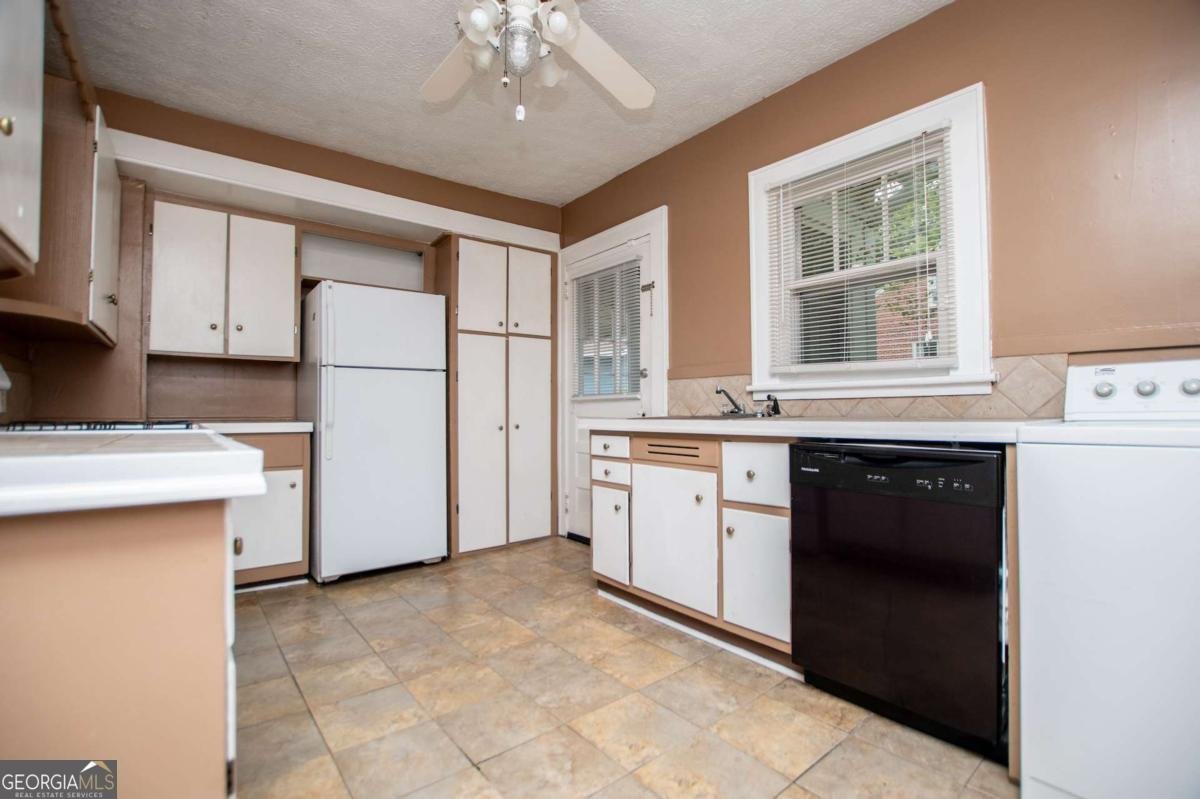 8573 Campbellton Street Douglasville - 25