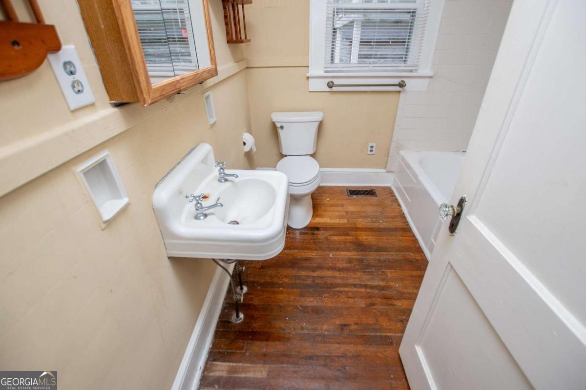8573 Campbellton Street Douglasville - 35