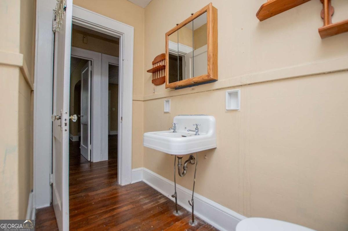 8573 Campbellton Street Douglasville - 36