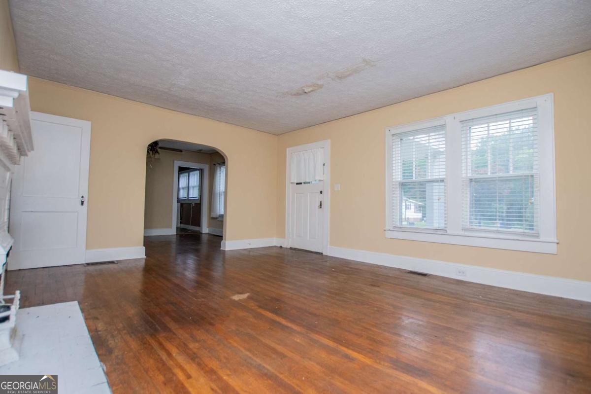 8573 Campbellton Street Douglasville - 37