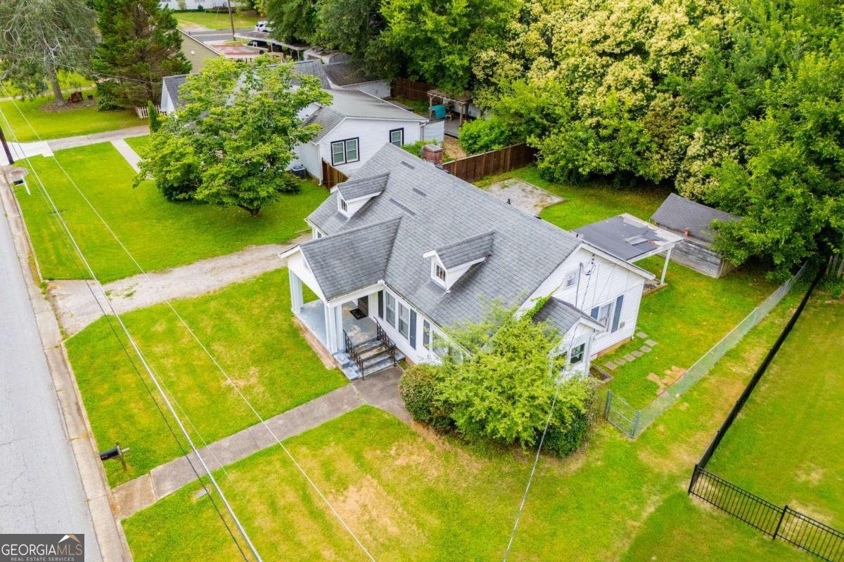 8573 Campbellton Street Douglasville - 39