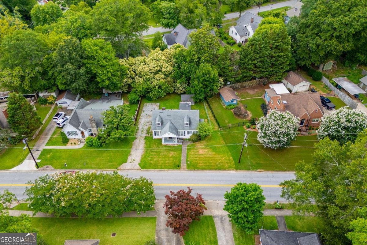 8573 Campbellton Street Douglasville - 43