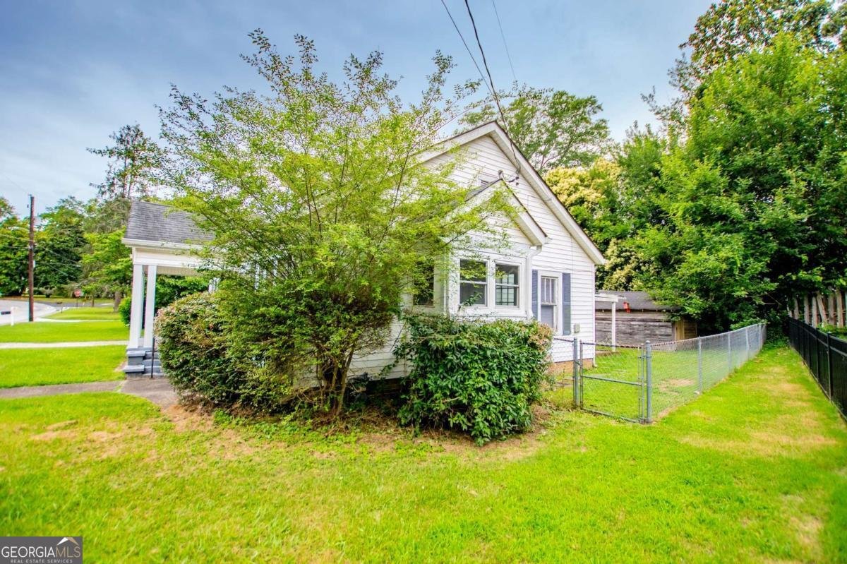 8573 Campbellton Street Douglasville - 8