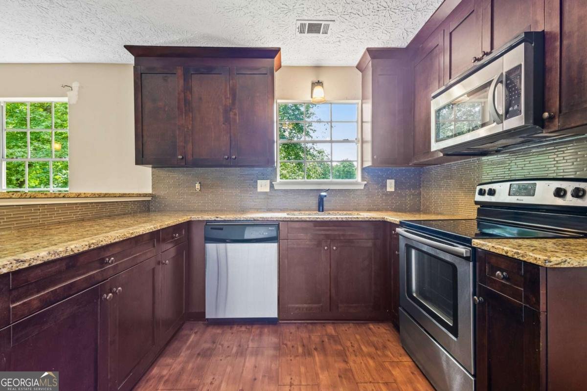 2431 Rosedale Creek Drive Snellville - 8