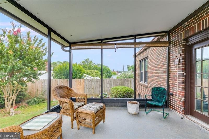303 Hardee Dallas - 30