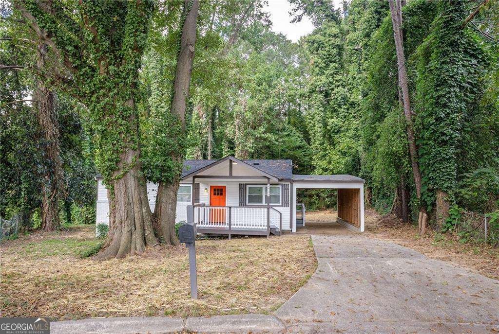 2437 Clarissa Drive Atlanta - 1