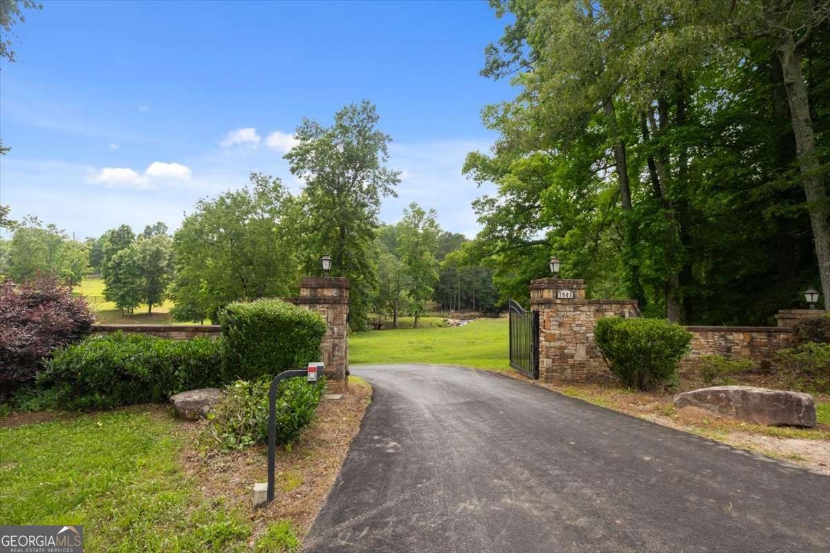 7945 Reinhardt College Parkway Waleska - 38