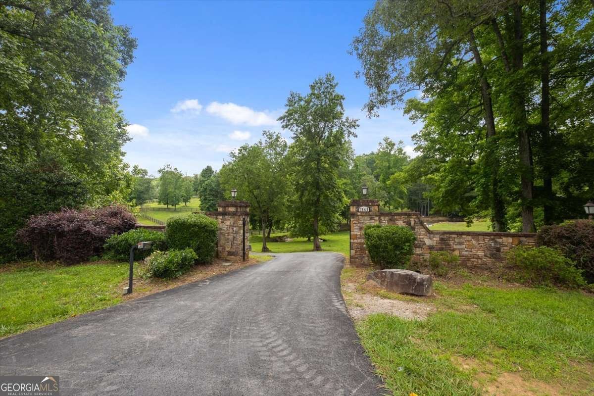 7945 Reinhardt College Parkway Waleska - 53