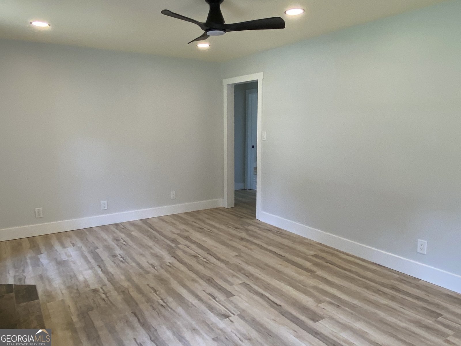 2039 Gober Avenue Smyrna - 25