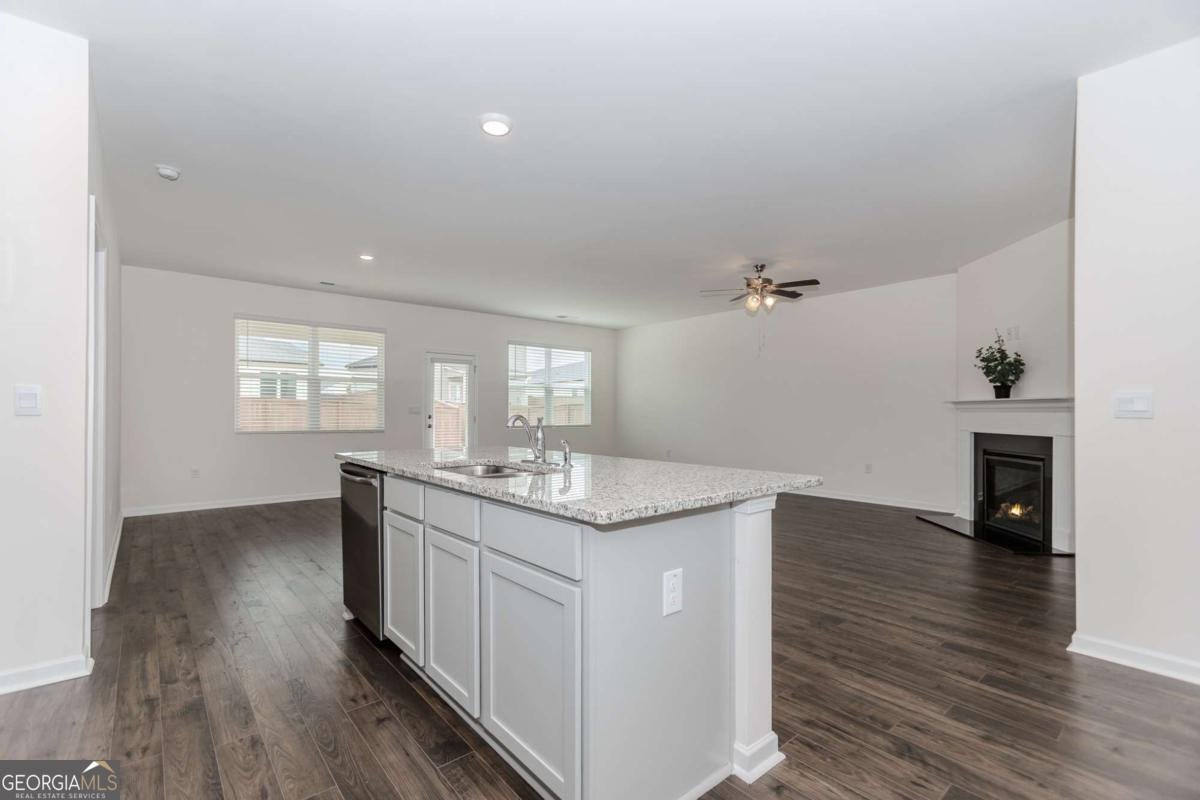 977 Daurian Drive Statham - 11