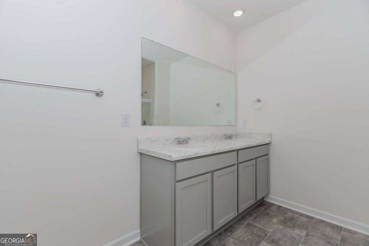 977 Daurian Drive Statham - 16