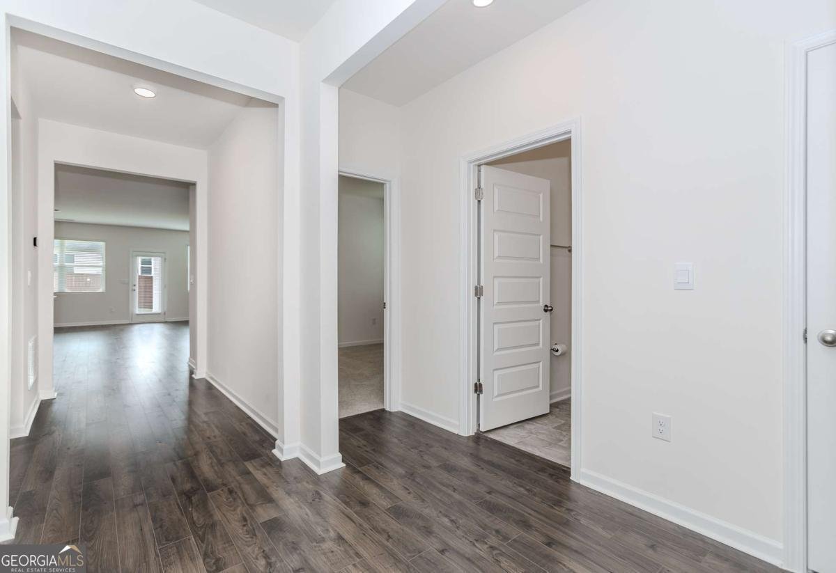 977 Daurian Drive Statham - 4
