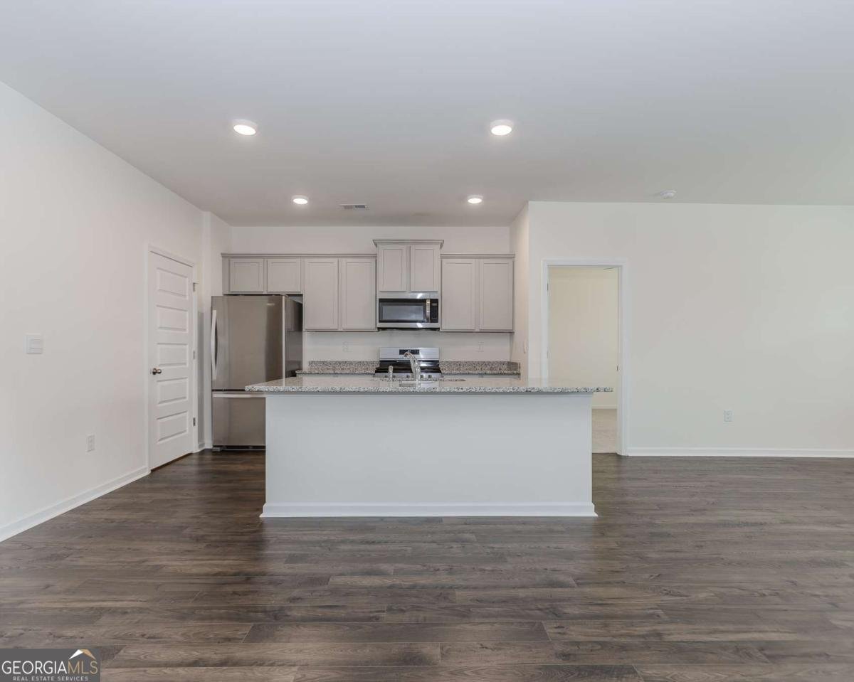 977 Daurian Drive Statham - 9