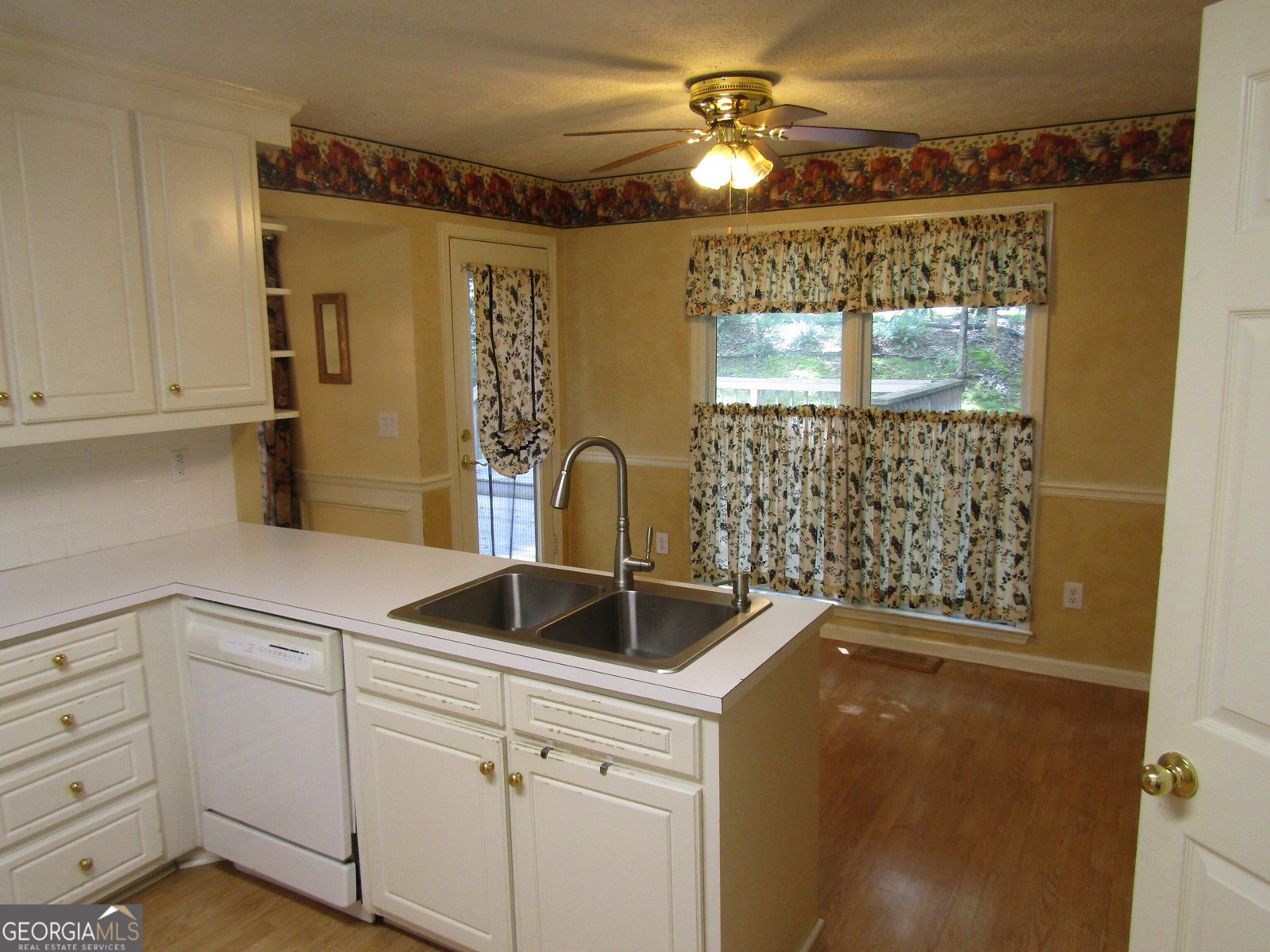 5820 Elm Tree Dr. Buford - 17