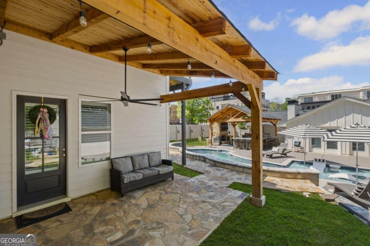 8175 Main Street Woodstock - 12