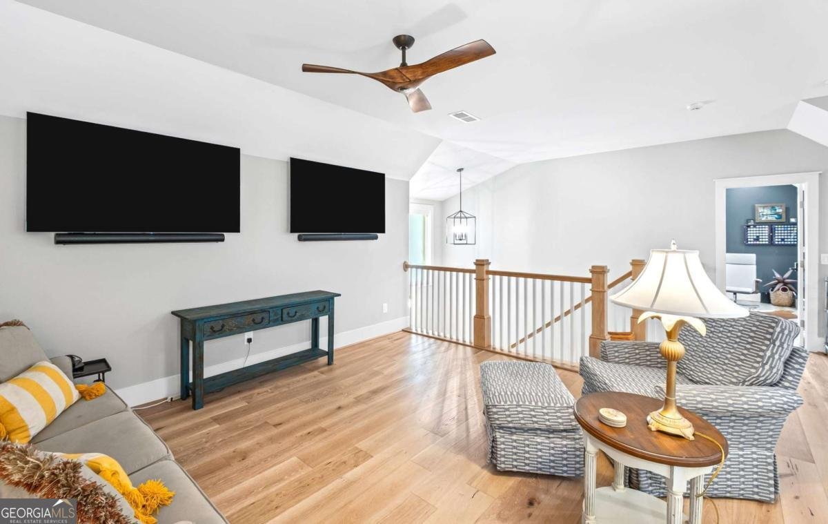 8175 Main Street Woodstock - 44