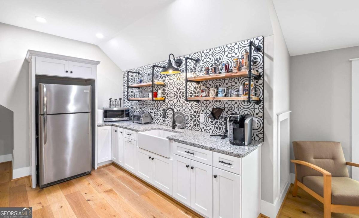 8175 Main Street Woodstock - 45
