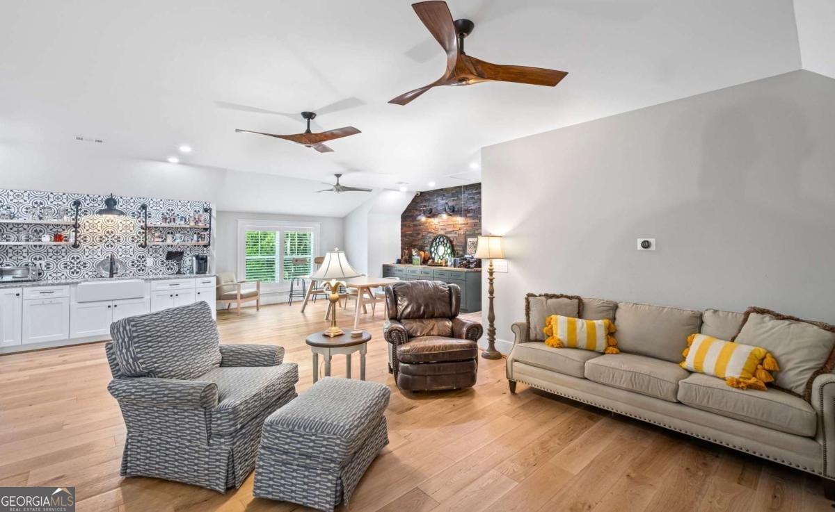 8175 Main Street Woodstock - 46