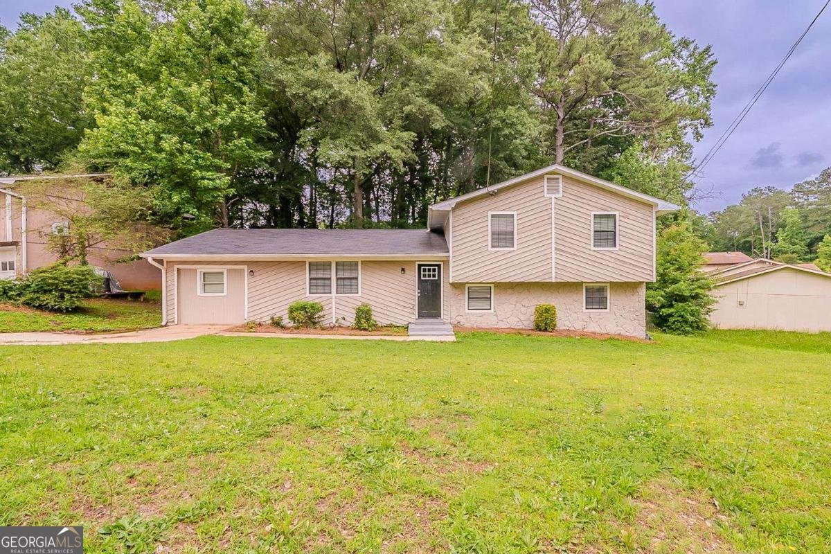 2233 Cherokee Valley Drive Lithonia - 1