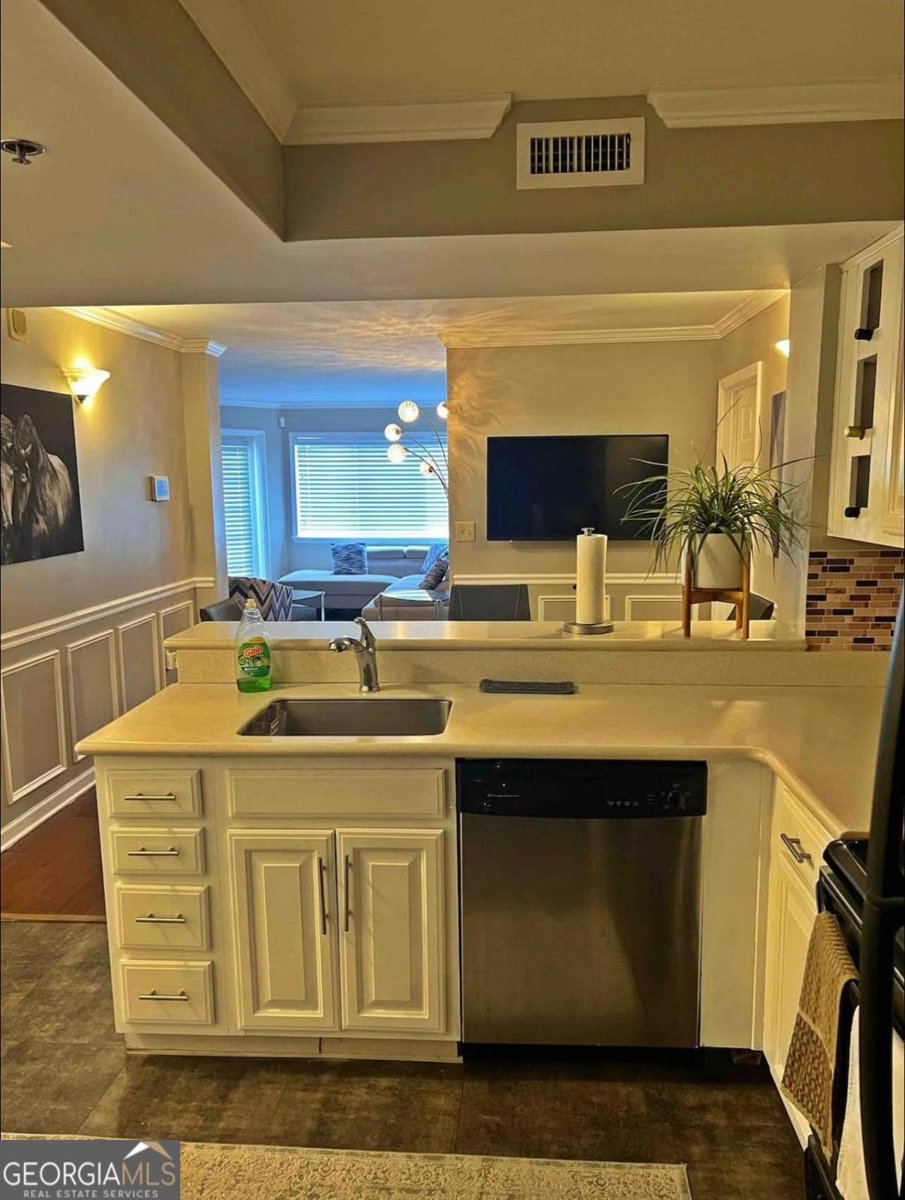 795 Hammond Drive Sandy Springs - 9