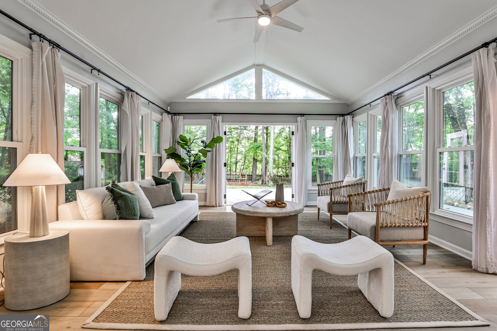 270 Hollyridge Way Roswell - 1