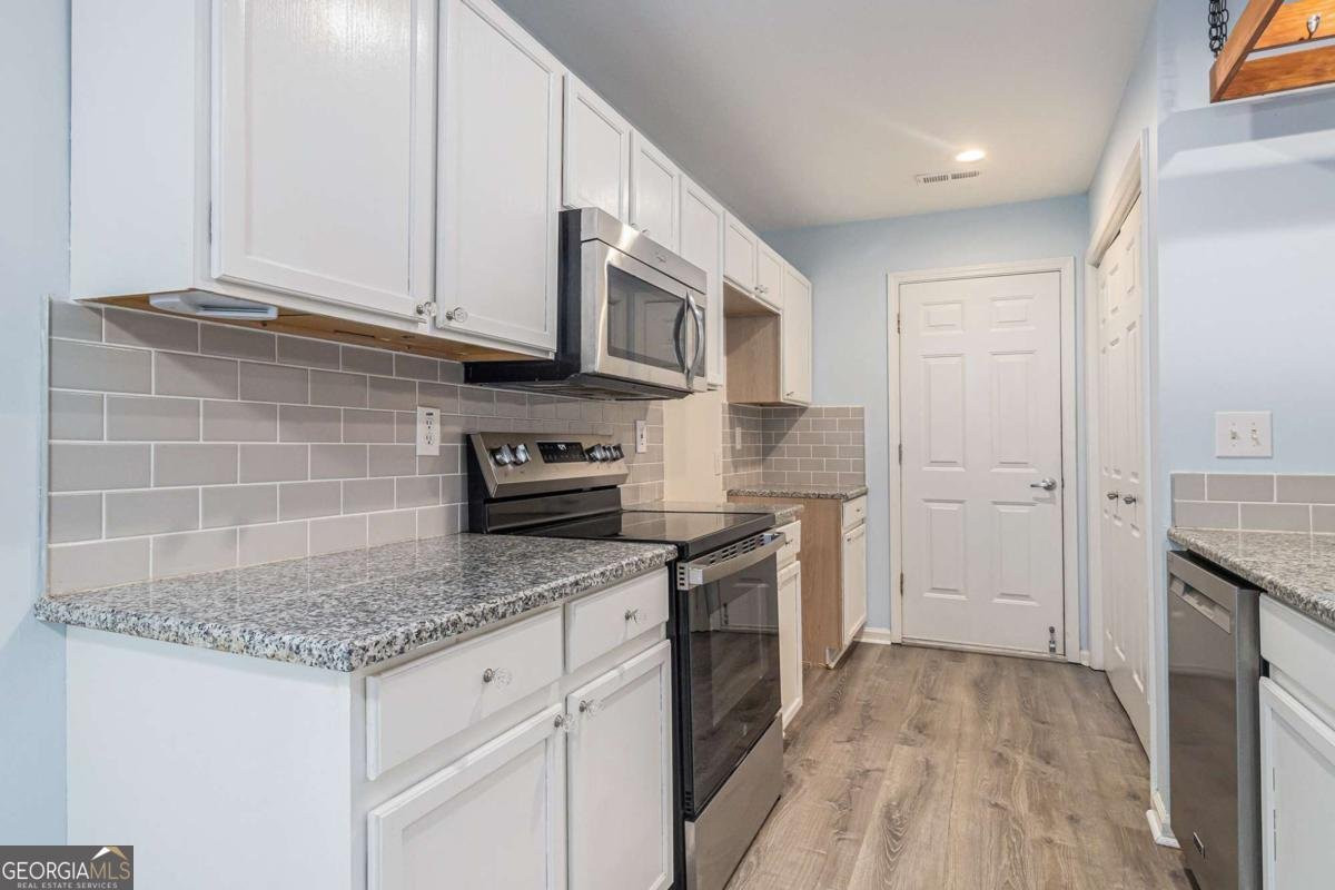 112 Laguna Springs Drive Woodstock - 12
