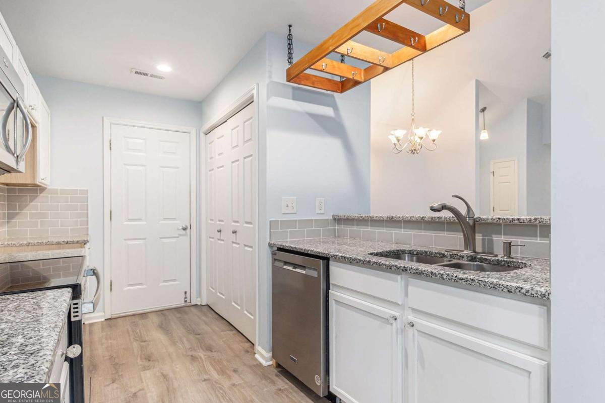 112 Laguna Springs Drive Woodstock - 13