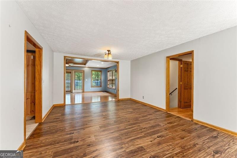 137 TRICKUM HILLS Drive Woodstock - 11