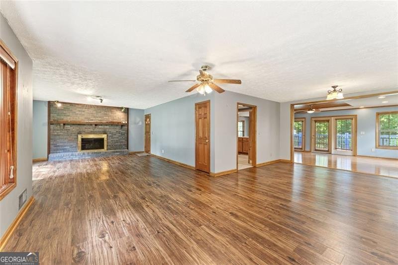 137 TRICKUM HILLS Drive Woodstock - 4