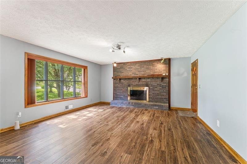 137 TRICKUM HILLS Drive Woodstock - 8