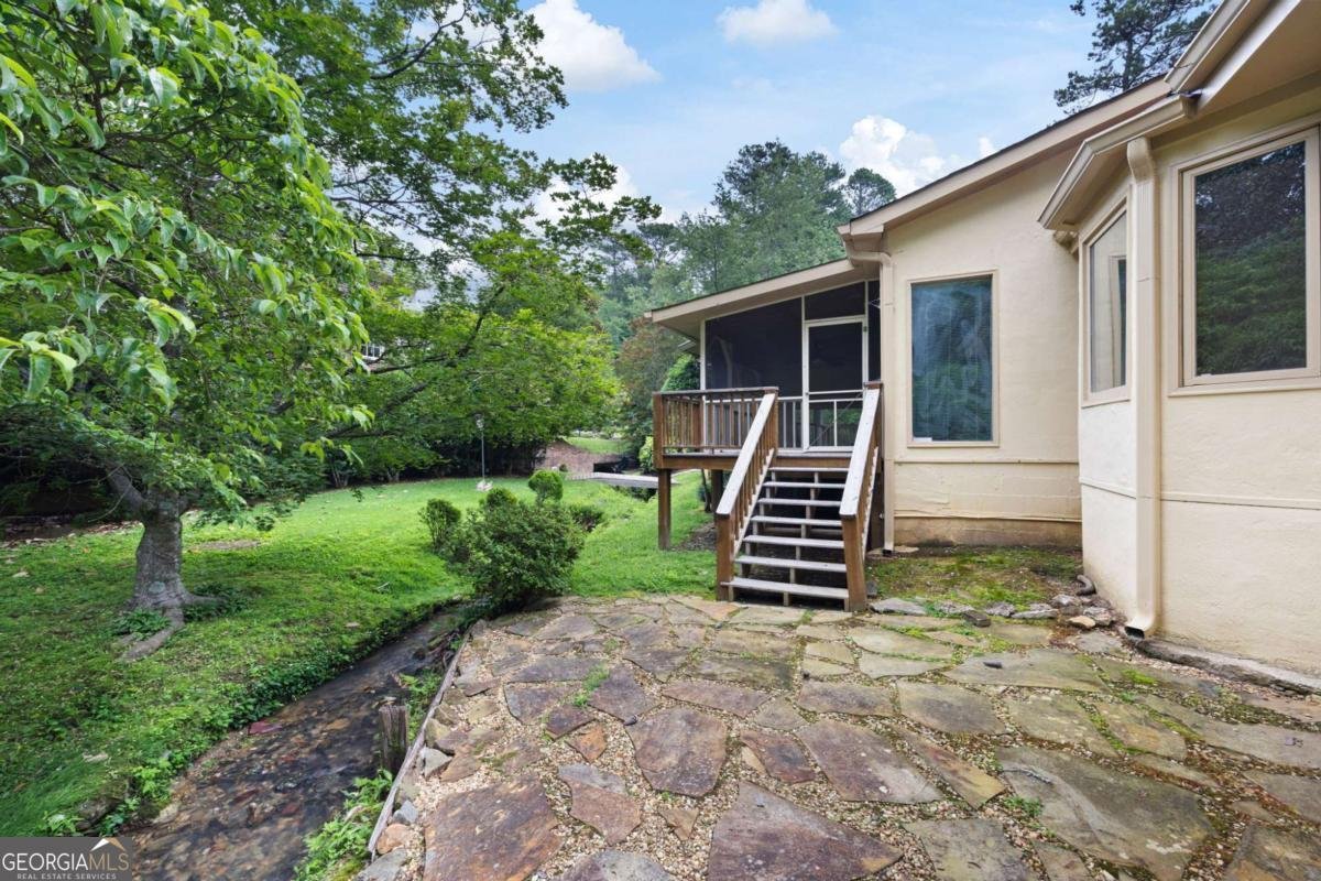 3272 Pinestream Road Atlanta - 27