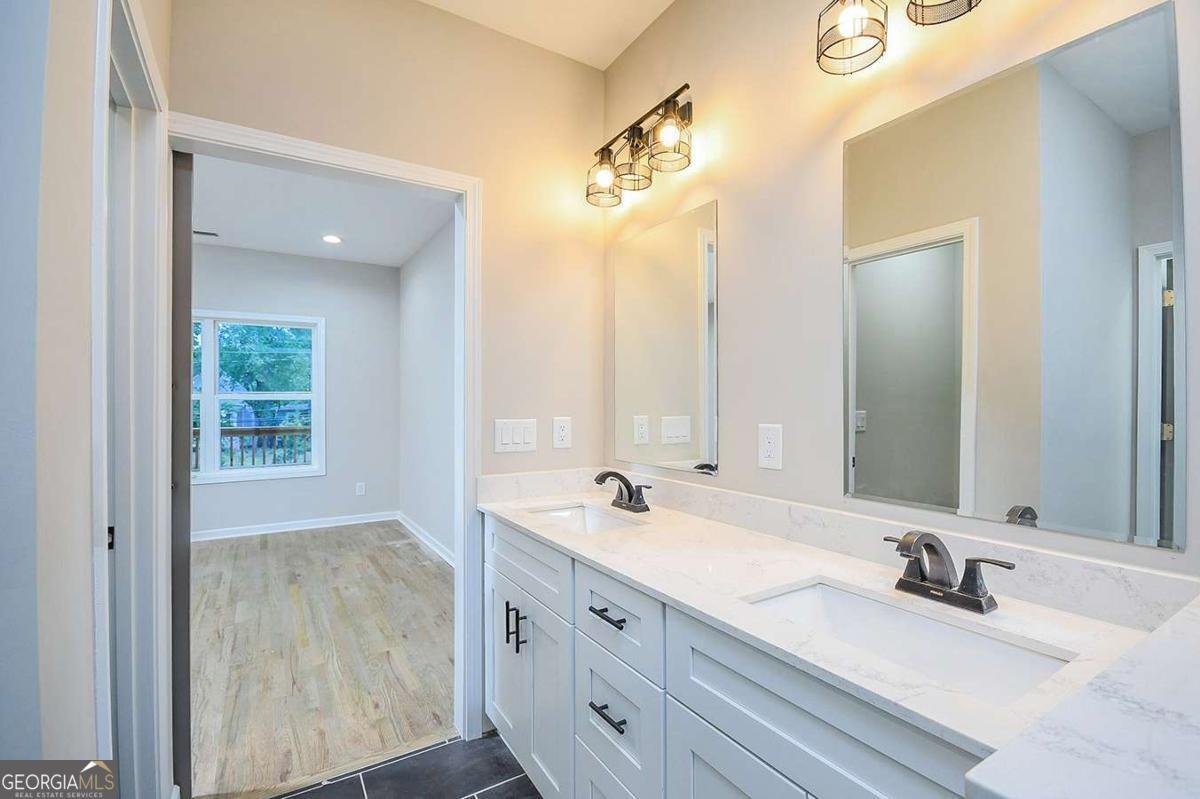 809 Dill Avenue Atlanta - 17