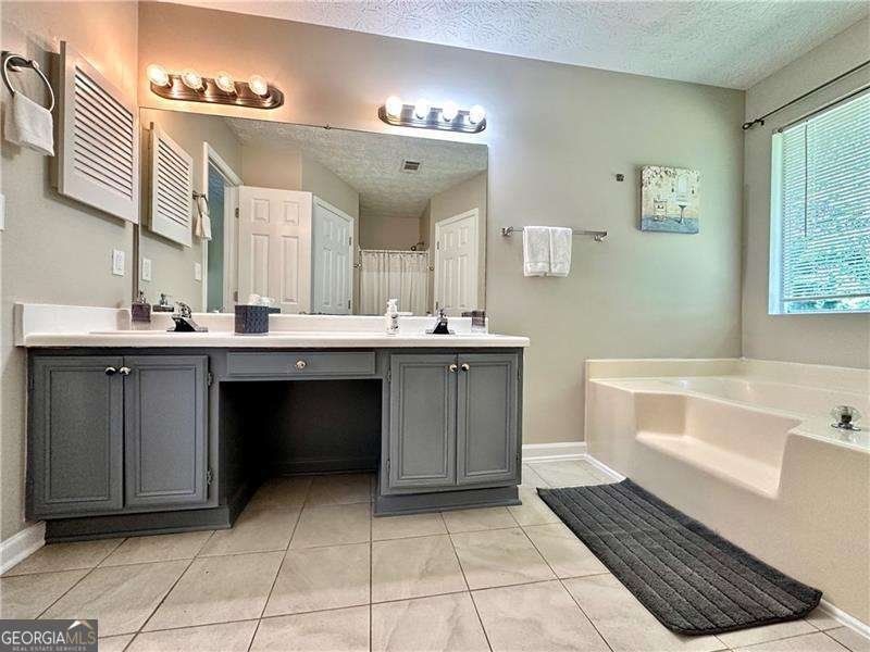 5223 HOLLYFIELD Drive Stone Mountain - 16