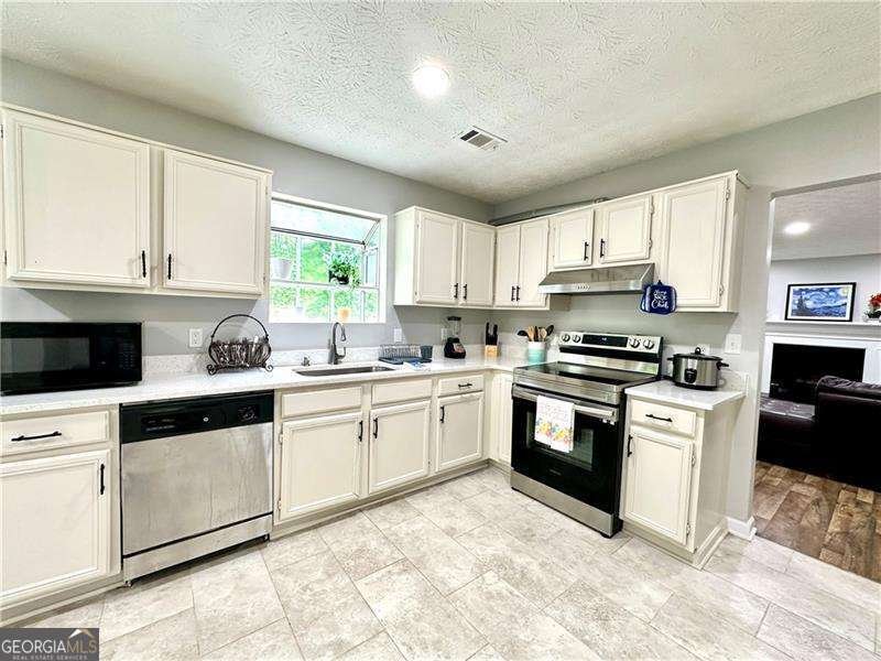 5223 HOLLYFIELD Drive Stone Mountain - 8