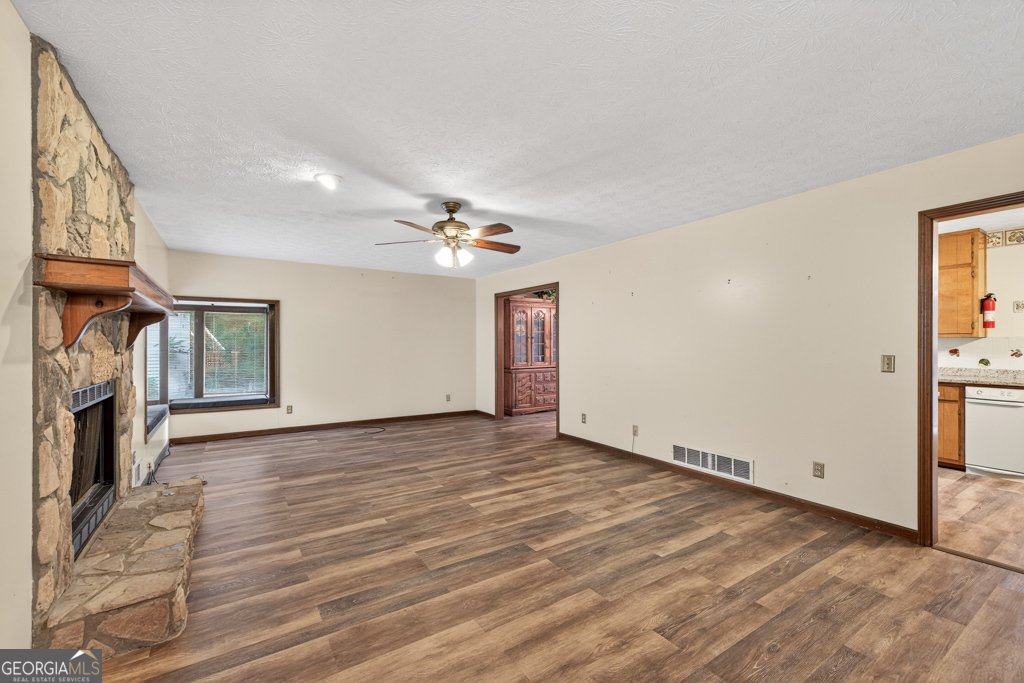 3328 Hidden Bluff Trail Snellville - 20