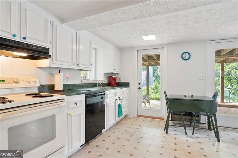 6381 Lakeview Drive Buford - 28
