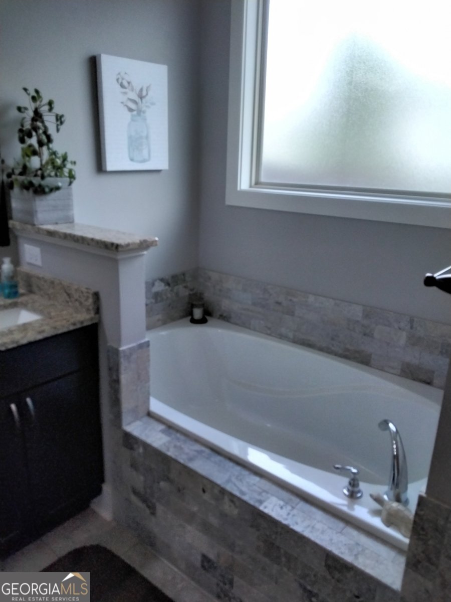 211 Barnyard Way Perry - 10