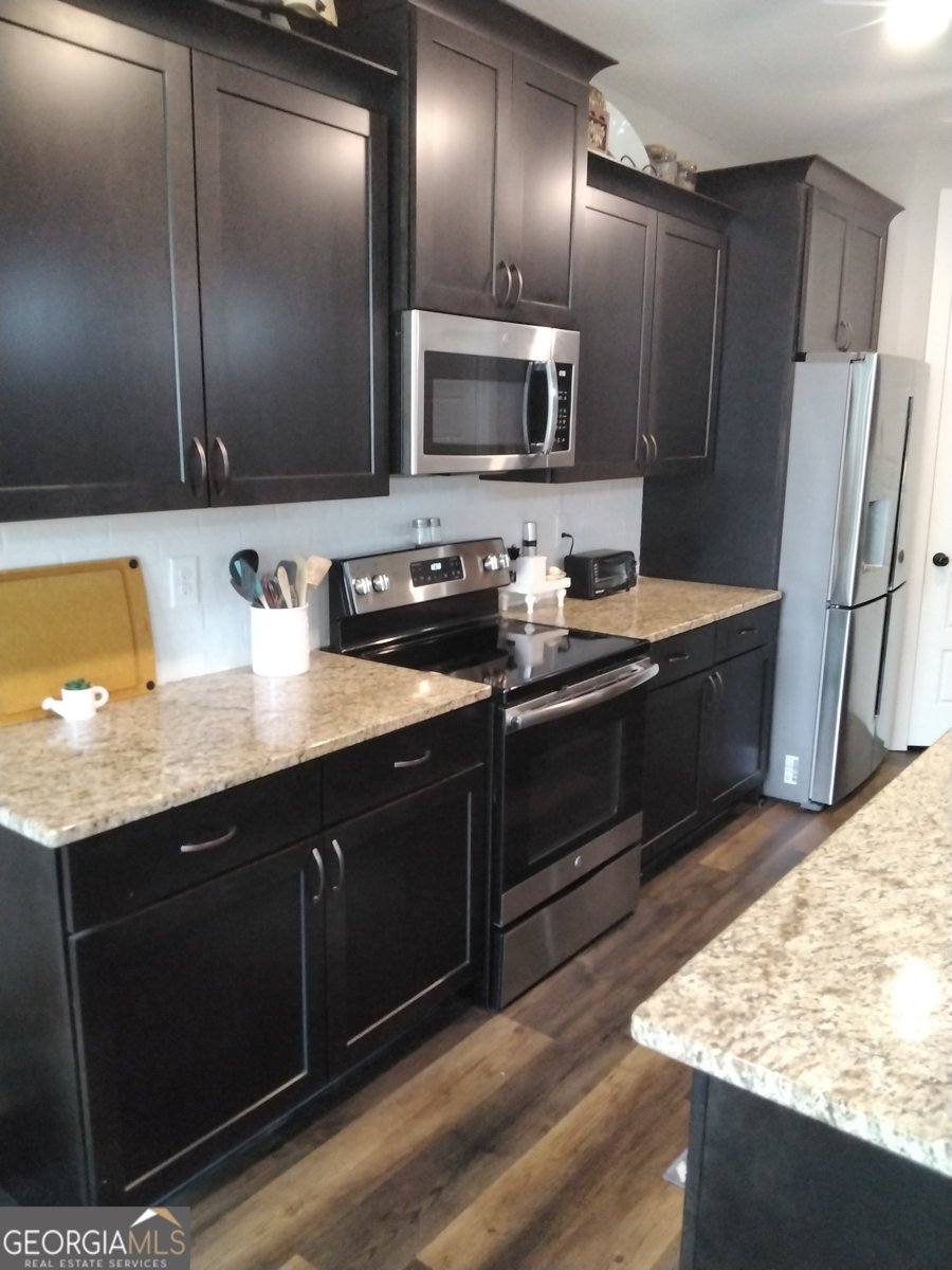 211 Barnyard Way Perry - 33