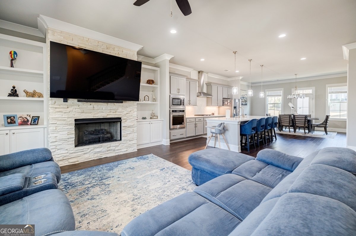 10035 River Rock Drive Roswell - 10