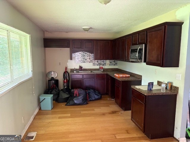 1487 Colony East Circle Stone Mountain - 2