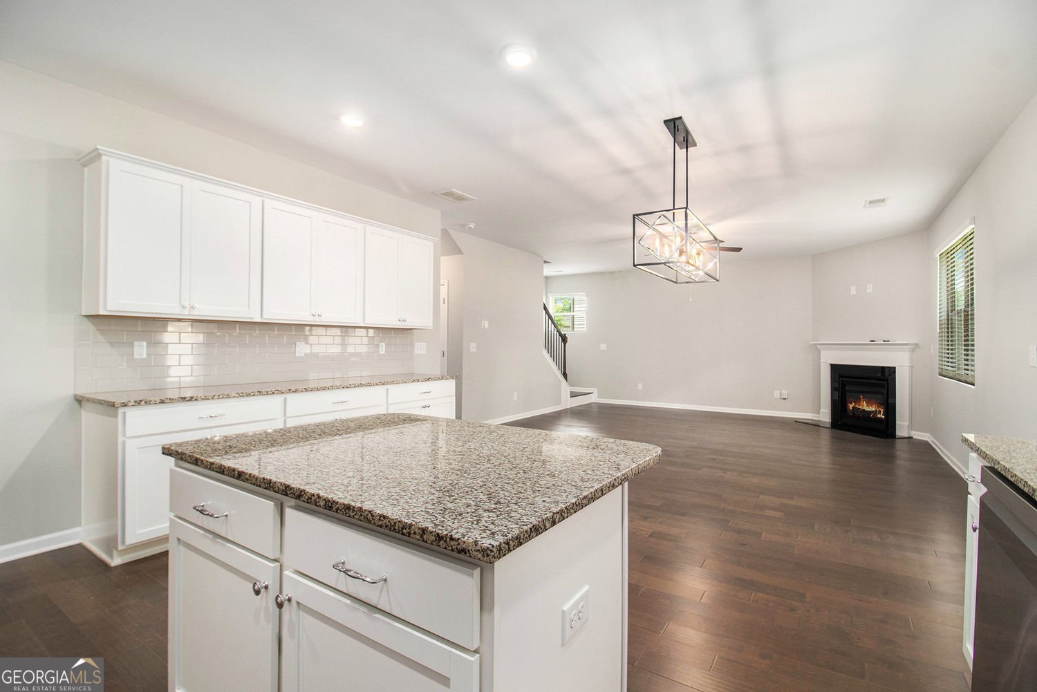 8041 Louis Drive Locust Grove - 10
